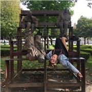 Chica joven, alegre y muy dinámica se ofrece para dar clases de teatro, improvisación, clown, risoterapia... a niños, adolescentes y adultos